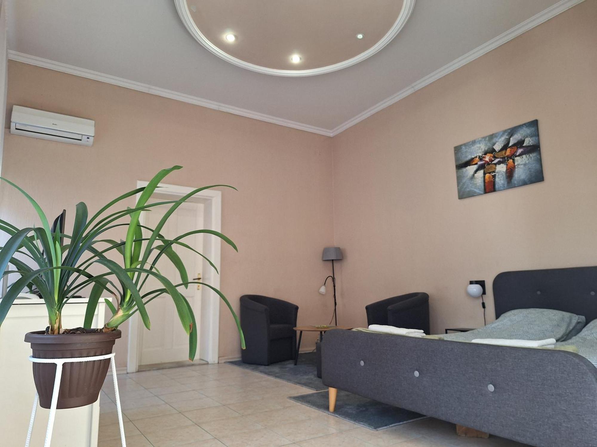 Mainstreet Apartman Суботица Екстериор снимка
